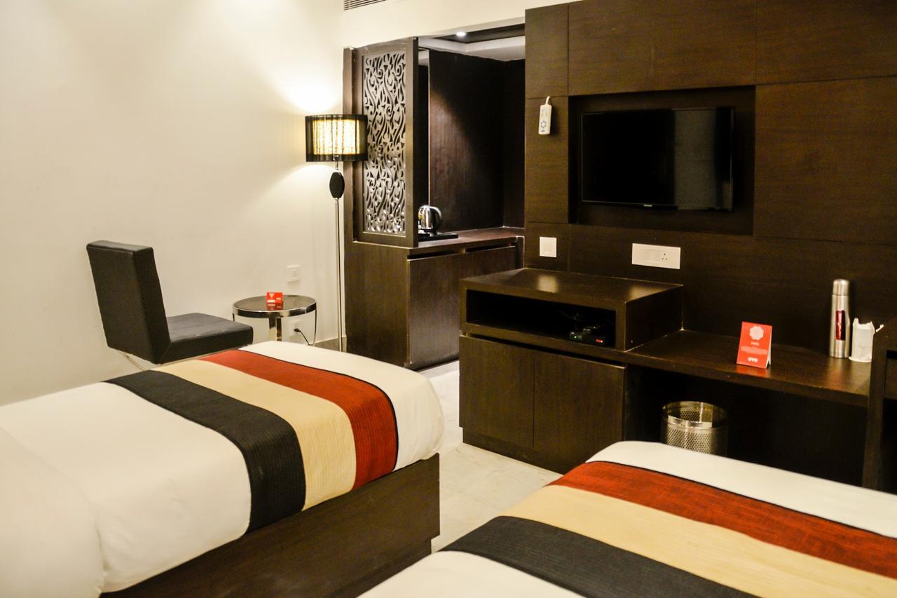 Oyo 1358 Hotel Crossroad לקנאו מראה חיצוני תמונה