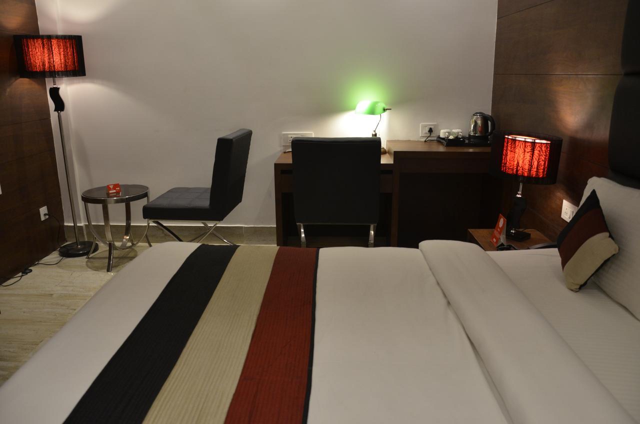 Oyo 1358 Hotel Crossroad לקנאו מראה חיצוני תמונה
