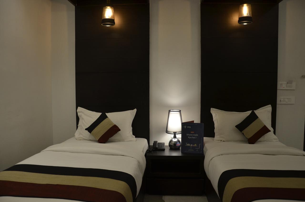 Oyo 1358 Hotel Crossroad לקנאו מראה חיצוני תמונה