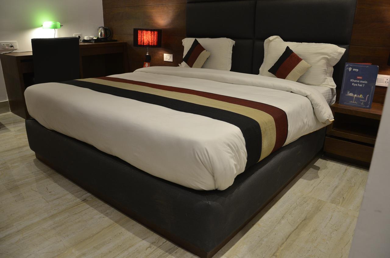 Oyo 1358 Hotel Crossroad לקנאו מראה חיצוני תמונה