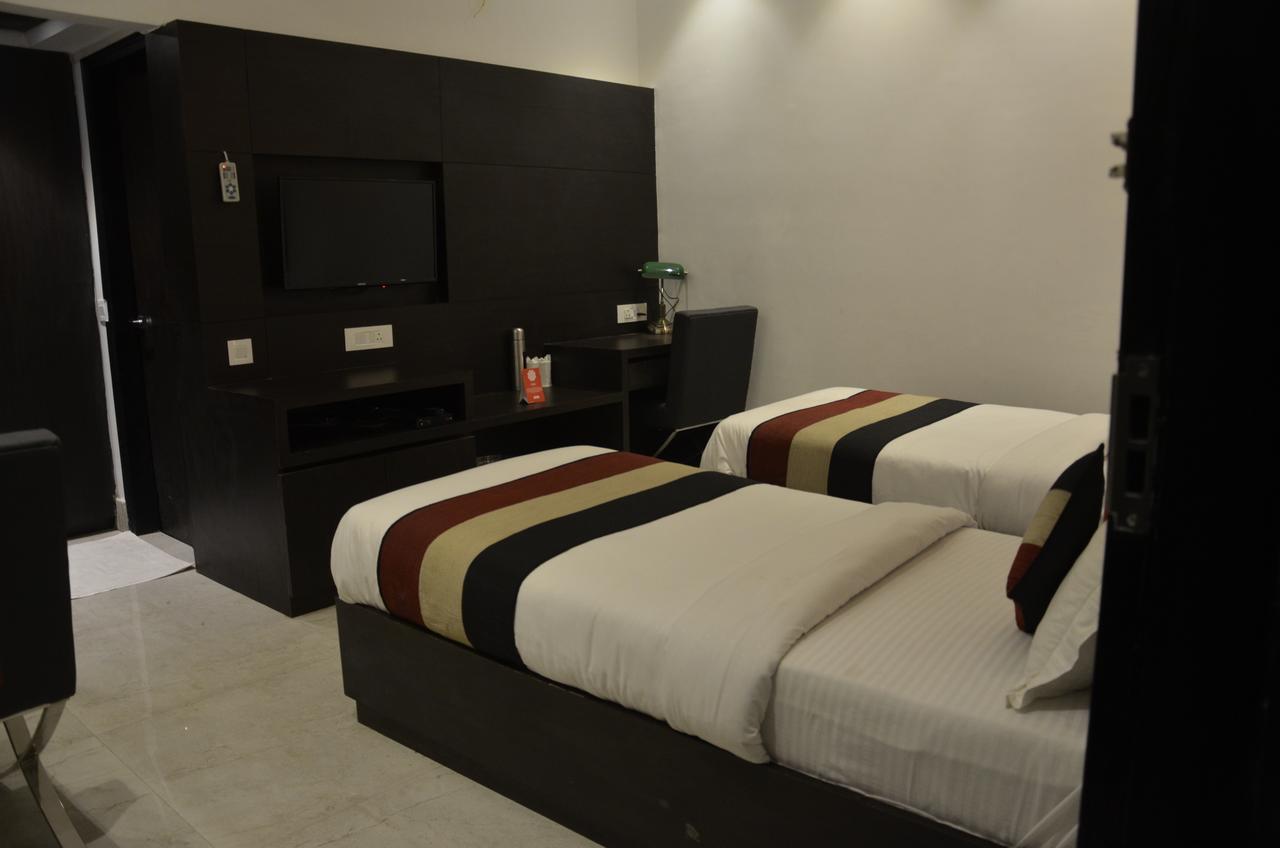 Oyo 1358 Hotel Crossroad לקנאו מראה חיצוני תמונה