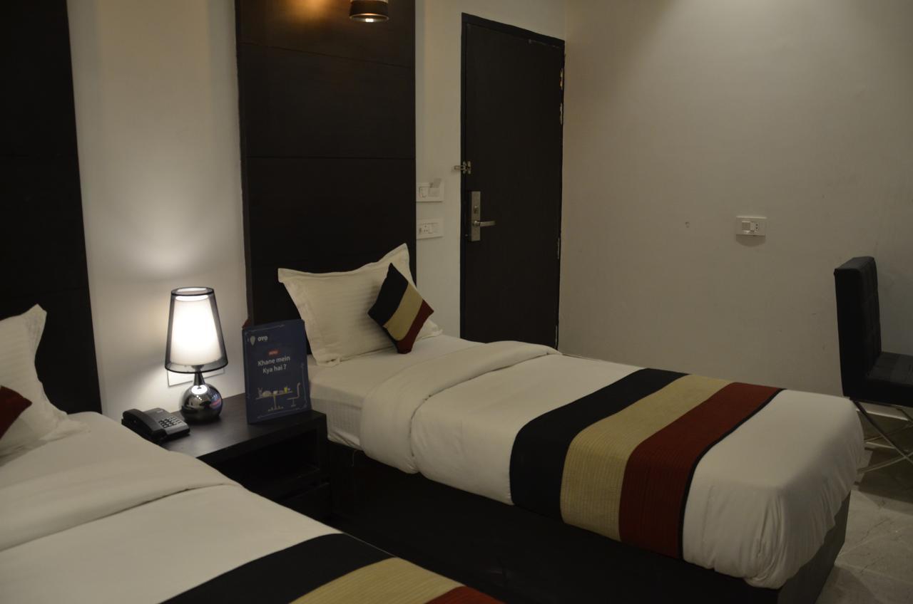 Oyo 1358 Hotel Crossroad לקנאו מראה חיצוני תמונה