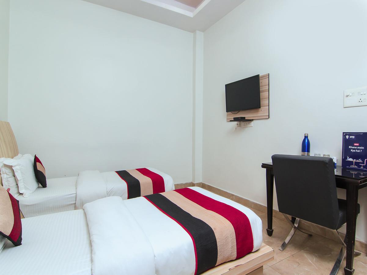 Oyo 1358 Hotel Crossroad לקנאו מראה חיצוני תמונה