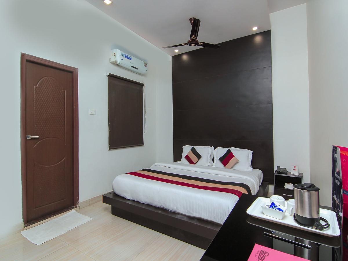 Oyo 1358 Hotel Crossroad לקנאו מראה חיצוני תמונה