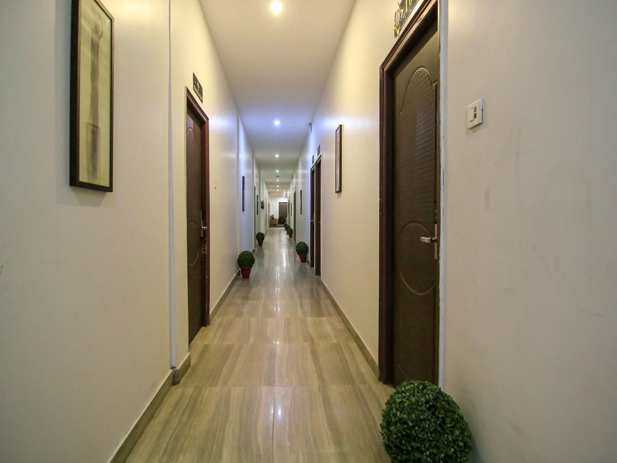Oyo 1358 Hotel Crossroad לקנאו מראה חיצוני תמונה
