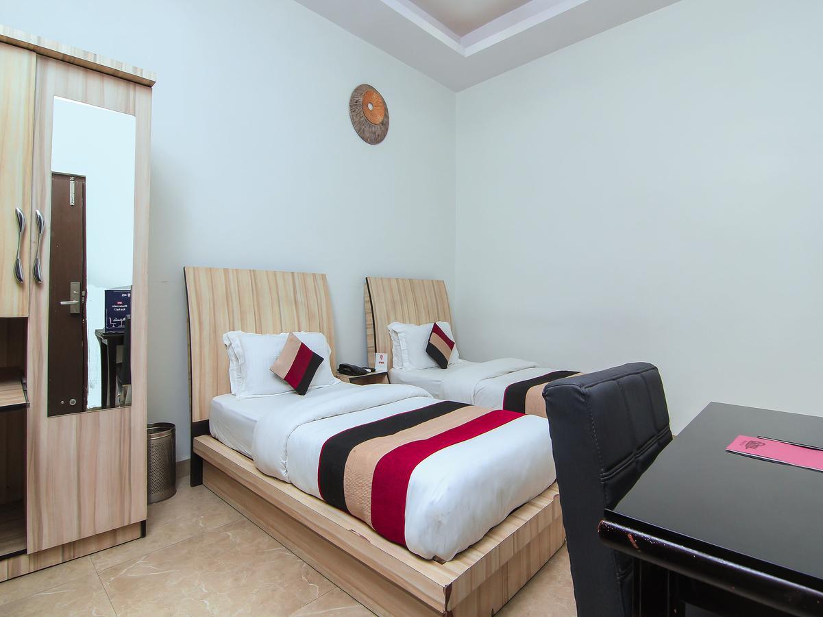 Oyo 1358 Hotel Crossroad לקנאו מראה חיצוני תמונה