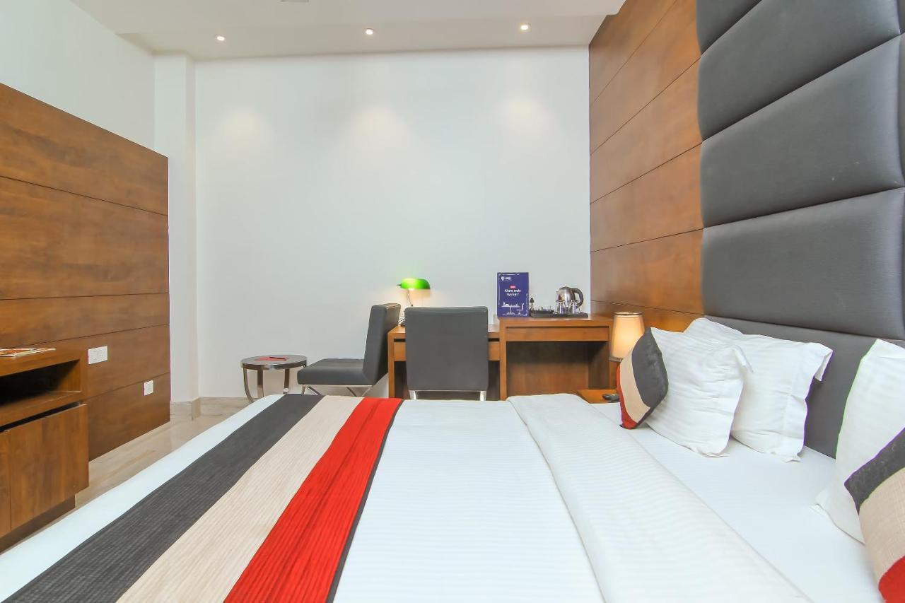 Oyo 1358 Hotel Crossroad לקנאו מראה חיצוני תמונה