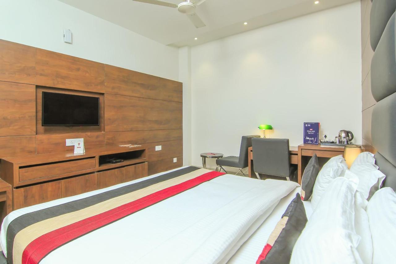 Oyo 1358 Hotel Crossroad לקנאו מראה חיצוני תמונה
