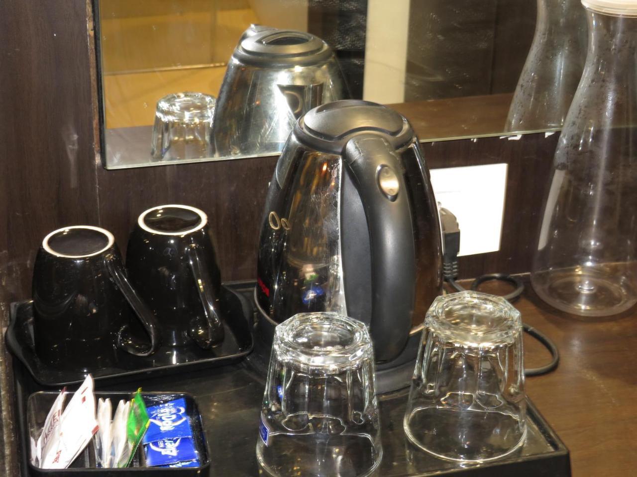 Oyo 1358 Hotel Crossroad לקנאו מראה חיצוני תמונה